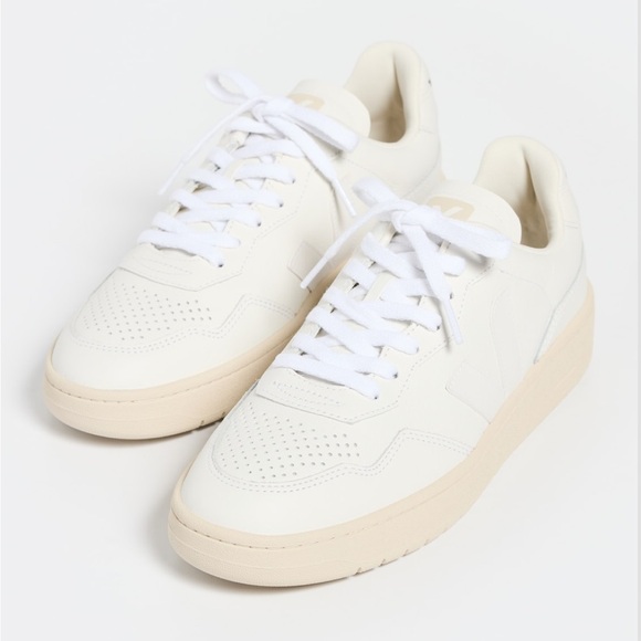 Veja V-90 Women's White Sneakers Size 9 - Picture 2 of 8